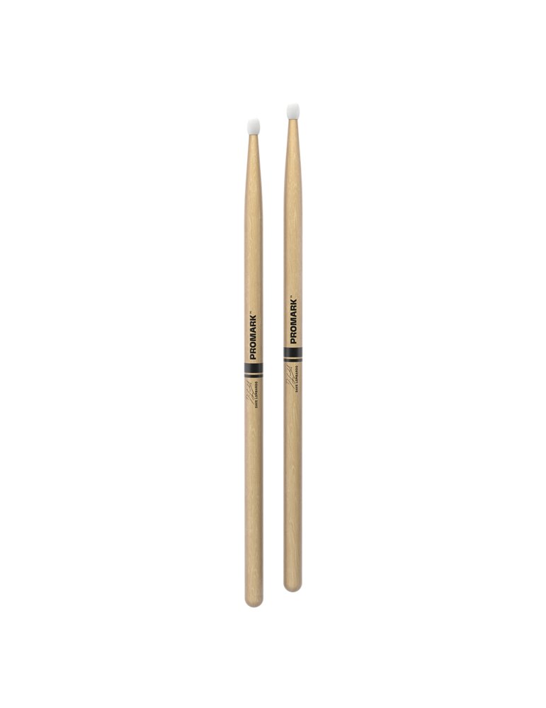 Baqueta de nogal americano con punta de nailon 2BX de ProMark, diseñada por Dave Lombardo.