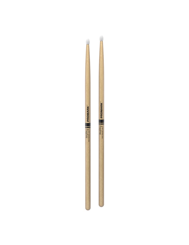 Baqueta de nogal americano con punta de nailon 420 de ProMark, diseñada por Mike Portnoy.