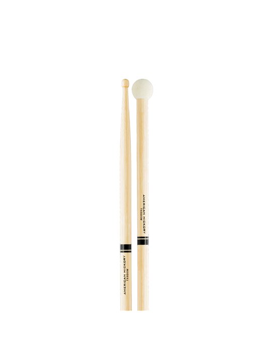Baqueta de nogal americano multipercusión con punta de madera y tope de fieltro SD5 liviana de ProMark.