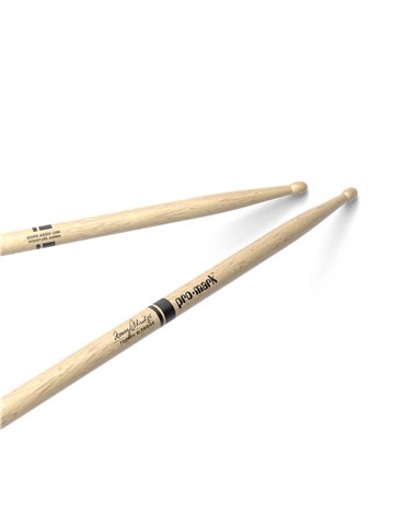 Baqueta de roble Shira Kashi con punta de madera 2S de ProMark, diseñada por Tommy Aldridge.