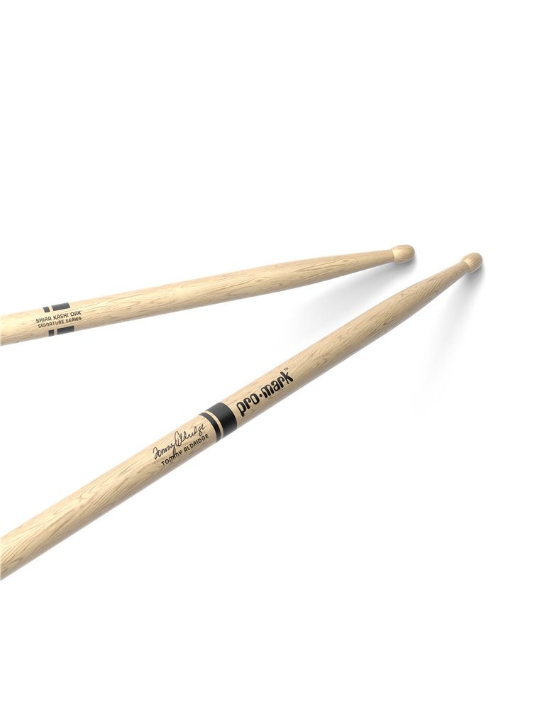 Baqueta de roble Shira Kashi con punta de madera 2S de ProMark, diseñada por Tommy Aldridge.