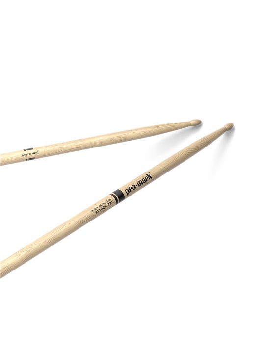 Baquetas ProMark Classic Attack 727, Roble Shira Kashi con punta ovalada de madera