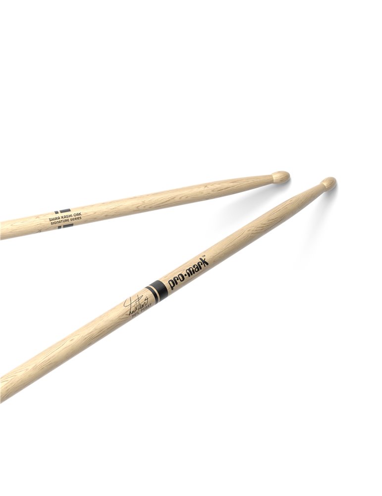 Baqueta de roble Shira Kashi con punta de madera 747 de ProMark, diseñada por Neil Peart.