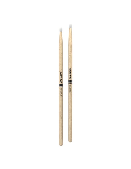 Baquetas ProMark Classic Attack 747B, Roble Shira Kashi con punta ovalada de nailon