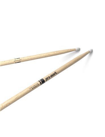 Baquetas ProMark Classic Attack 7A, Roble Shira Kashi con punta ovalada de nailon