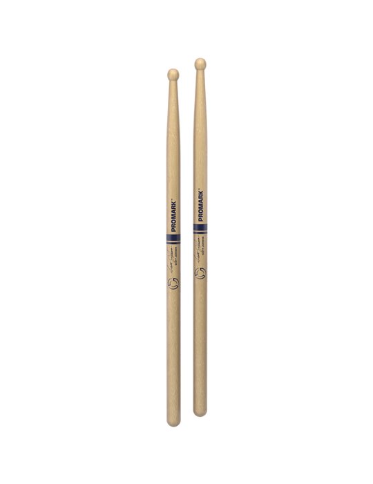Baqueta de nogal americano con punta de madera DC17 de ProMark, diseñada por Scott Johnson.