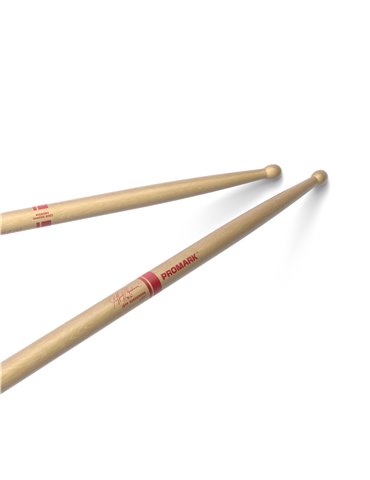 Baqueta de nogal americano con punta de madera DC18i de ProMark, diseñada por Jeff Ausdemore.