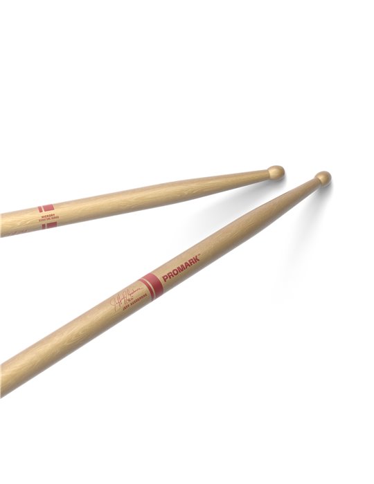 Baqueta de nogal americano con punta de madera DC8 de ProMark, diseñada por Jeff Ausdemore.