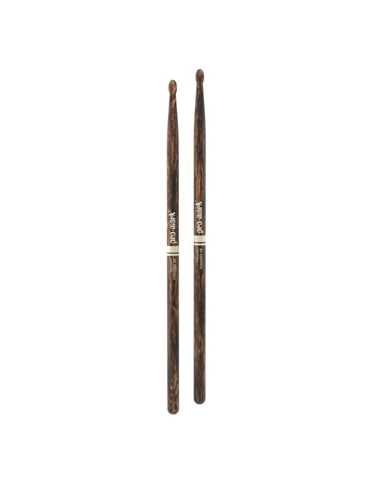 Baquetas ProMark Classic Forward 5B FireGrain, Nogal americano con punta ovalada de madera