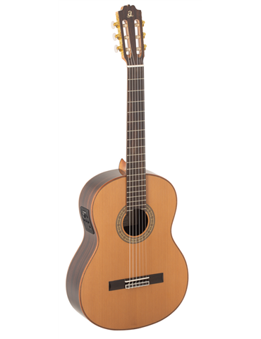 GUITARRA CLÁSICA ADMIRA A10 ELECTRIFICADA CON FISHMAN SERIE ARTESANÍA