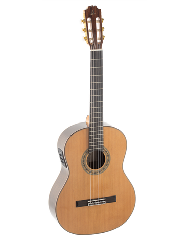 GUITARRA CLÁSICA ADMIRA A15 ELECTRIFICADA CON FISHMAN SERIE ARTESANÍA