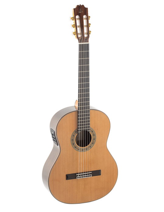 GUITARRA CLÁSICA ADMIRA A15 ELECTRIFICADA CON FISHMAN SERIE ARTESANÍA
