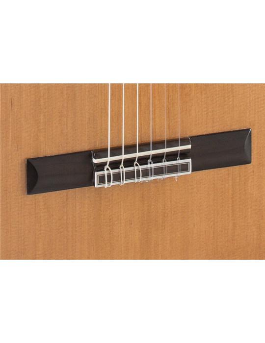 GUITARRA CLÁSICA ADMIRA A15 ELECTRIFICADA CON FISHMAN SERIE ARTESANÍA