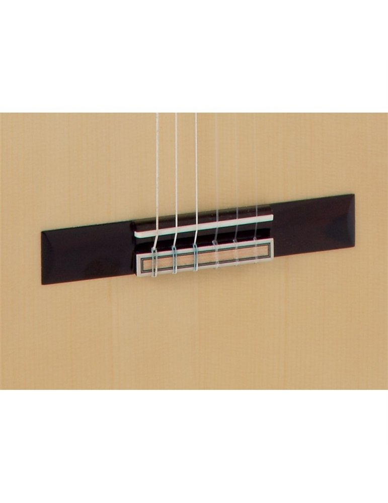 GUITARRA CLÁSICA ADMIRA F4 ELECTRIFICADA SERIE FLAMENCO ARTESANÍA