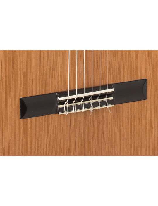 GUITARRA CLÁSICA ADMIRA A2 ELECTRIFICADA CON FISHMAN SERIE ARTESANÍA