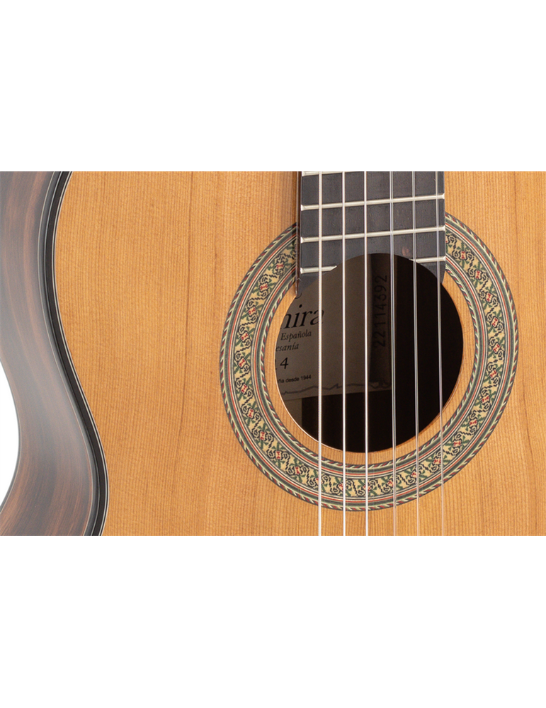 GUITARRA CLÁSICA ADMIRA A4 SERIE ARTESANÍA