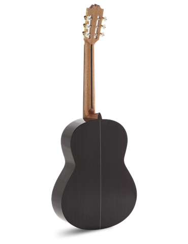 GUITARRA CLÁSICA ADMIRA A6 ELECTRIFICADA CON FISHMAN SERIE ARTESANÍA 2