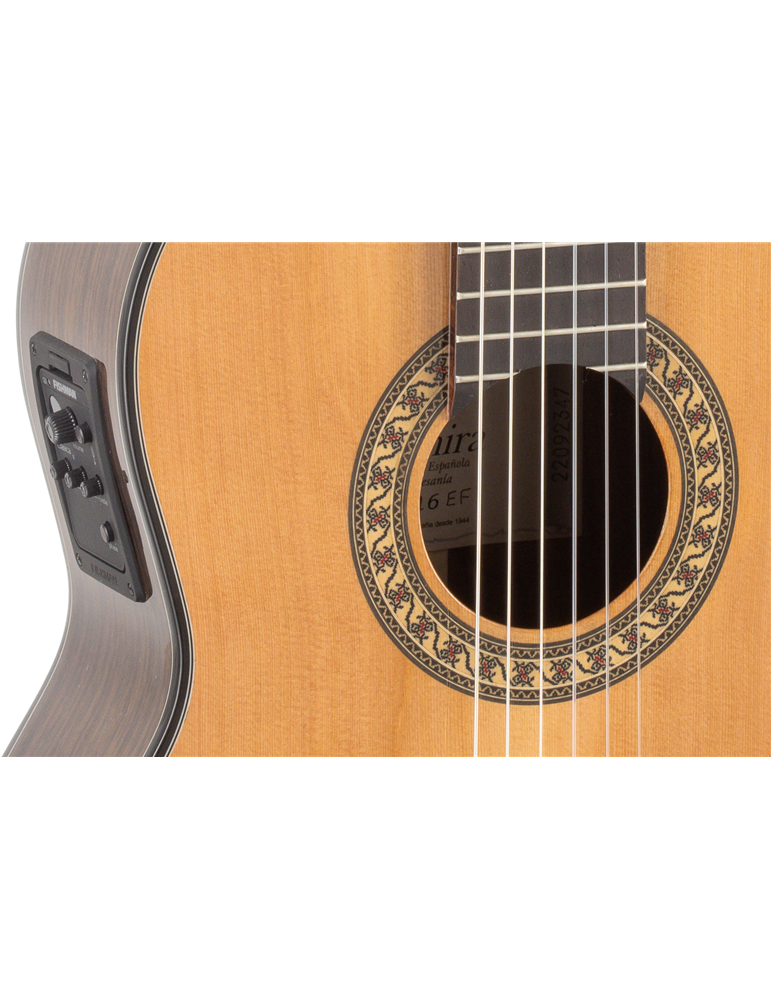 GUITARRA CLÁSICA ADMIRA A6 ELECTRIFICADA CON FISHMAN SERIE ARTESANÍA