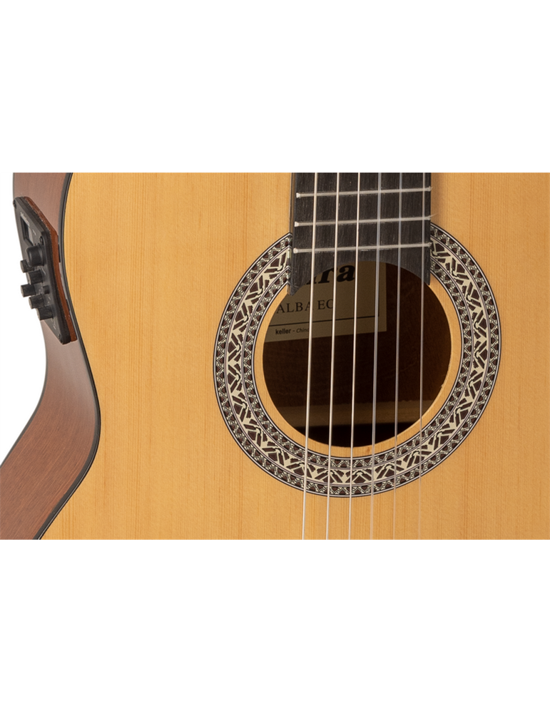 GUITARRA CLÁSICA ADMIRA ALBA 4/4 ELECTRIFICADA CON CUTAWAY SERIE INICIACIÓN BRILLO