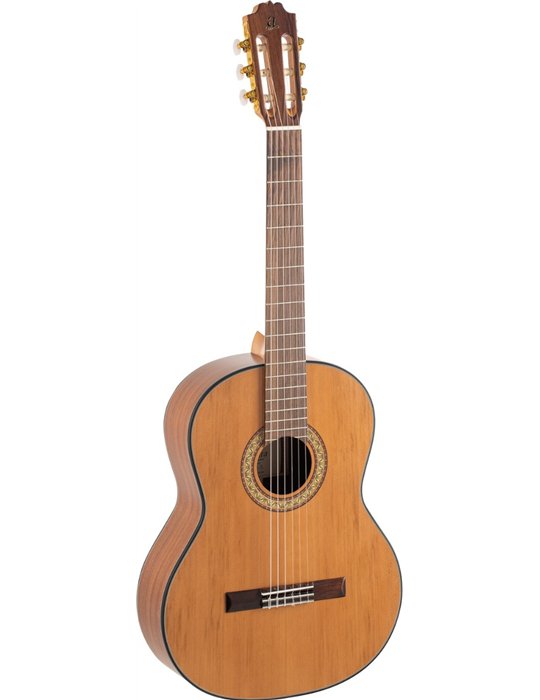 GUITARRA CLÁSICA ADMIRA A2 SERIE ARTESANÍA SATINADA