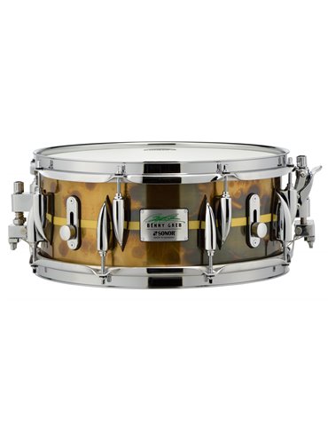 CAJA SIGNATURE 13X5.75 BENNY GREB LATÓN