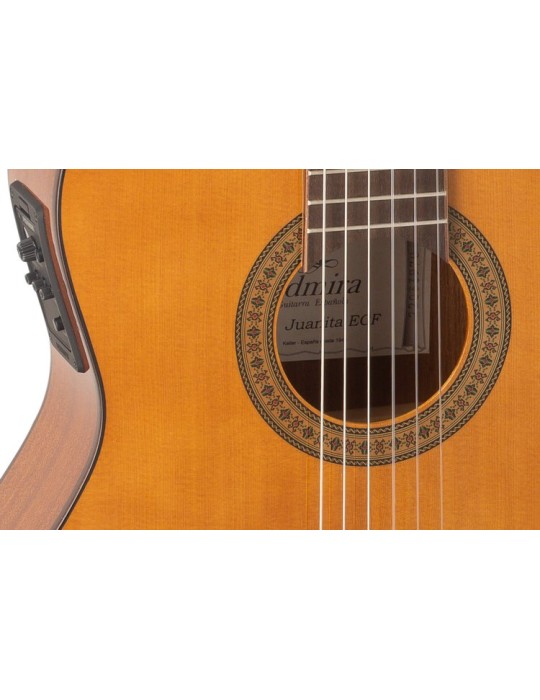 GUITARRA CLÁSICA ADMIRA JUANITA ELECTRIFICADA CON CUTAWAY FISHMAN SERIE ESTUDIO