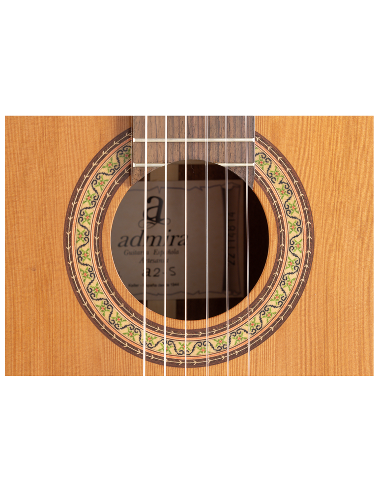 GUITARRA CLÁSICA ADMIRA A2 ELECTRIFICADA CON FISHMAN SERIE ARTESANÍA