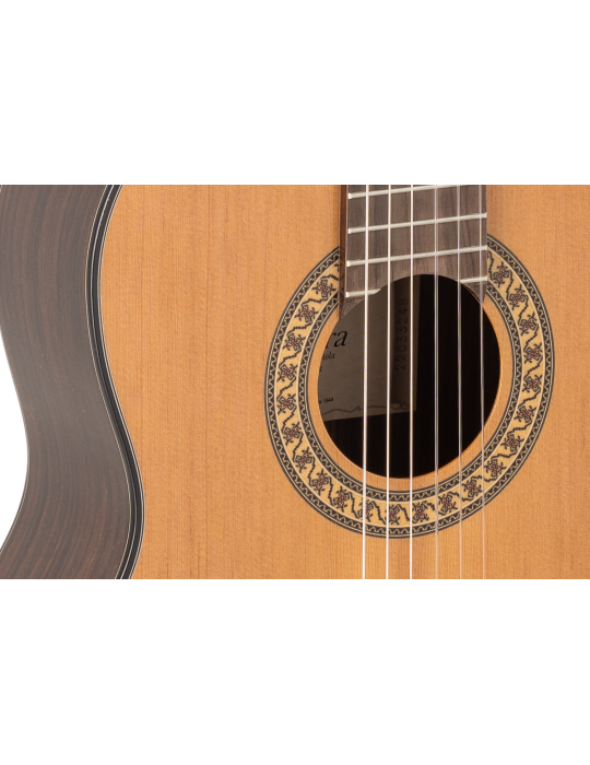 GUITARRA CLÁSICA ADMIRA A6 SERIE ARTESANÍA