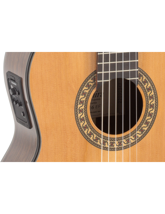 GUITARRA CLÁSICA ADMIRA A6 ELECTRIFICADA CON FISHMAN SERIE ARTESANÍA