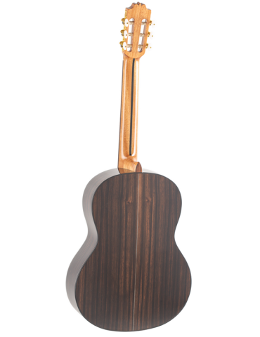 GUITARRA CLÁSICA ADMIRA A4 ELECTRIFICADA CON FISHMAN SERIE ARTESANÍA 2