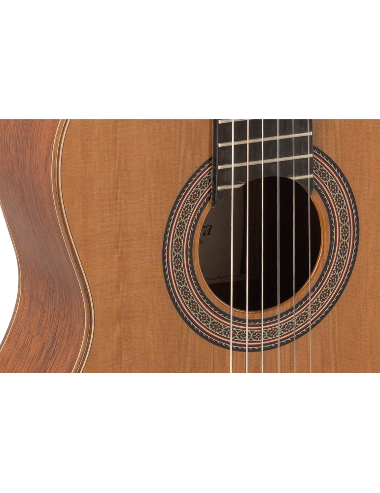 GUITARRA CLÁSICA ADMIRA A40 SERIE ARTESANÍA