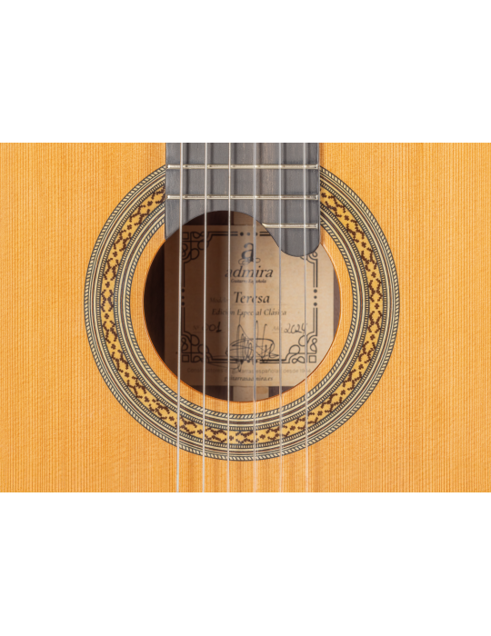 GUITARRA ADMIRA TERESA SERIE ARTESANÍA