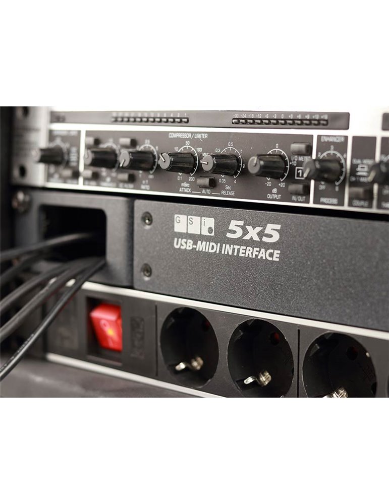 Interfaz midi USB Crumar con 5 In/Out