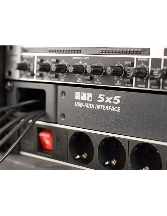 Interfaz midi USB Crumar con 5 In/Out