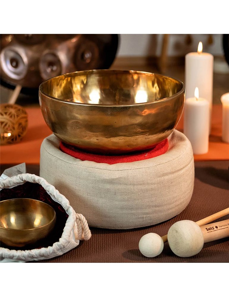 brass singing bowl 12cm, with mallet - felt ring -