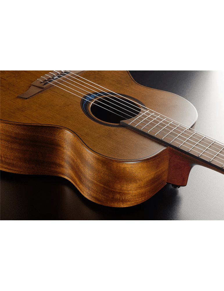 GUITARRA ACÚSTICA LÂG TRAVEL NYLON A/E BLUE WAVE 1 - MARRÓN
