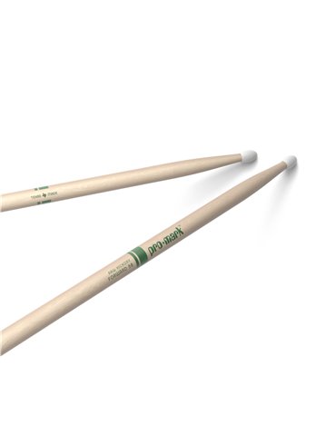 Baquetas ProMark Classic Forward 5B Raw, Nogal americano con punta ovalada de nailon