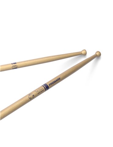ProMark. Baqueta de marcha Rudy Garcia Signature